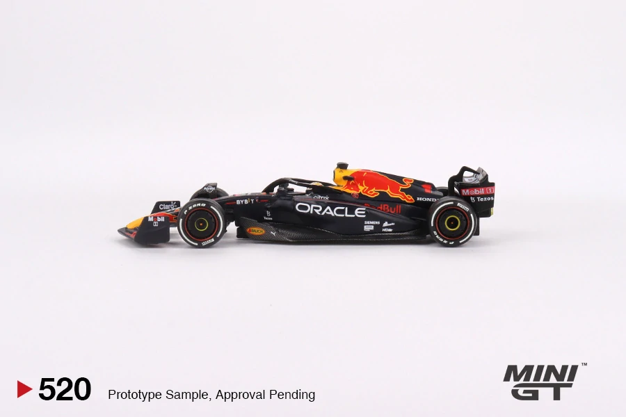 MiniGT #520 Oracle Red Bull Racing RB18 #1 Max Verstappen 2022 Abu Dhabi Grand Prix Winner